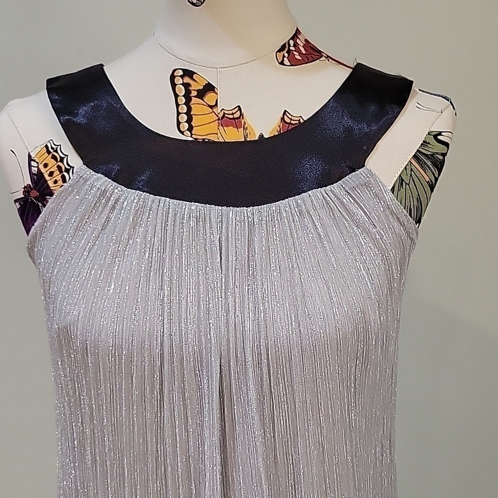 ENFOCUS STUDIO silver and black sleeveless dress. Ties in back. Size is 4.